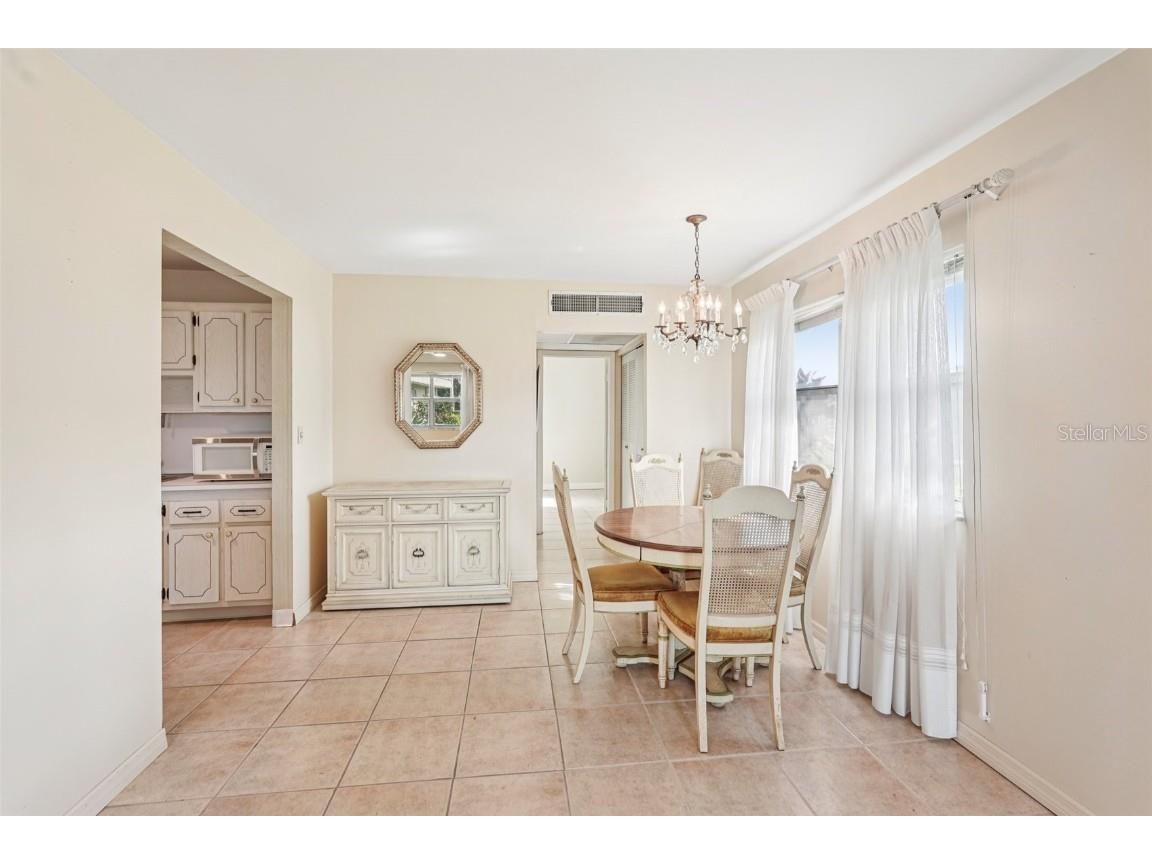 201 Kings Boulevard #19 Sun City Center FL 33573 TB8409482 image10