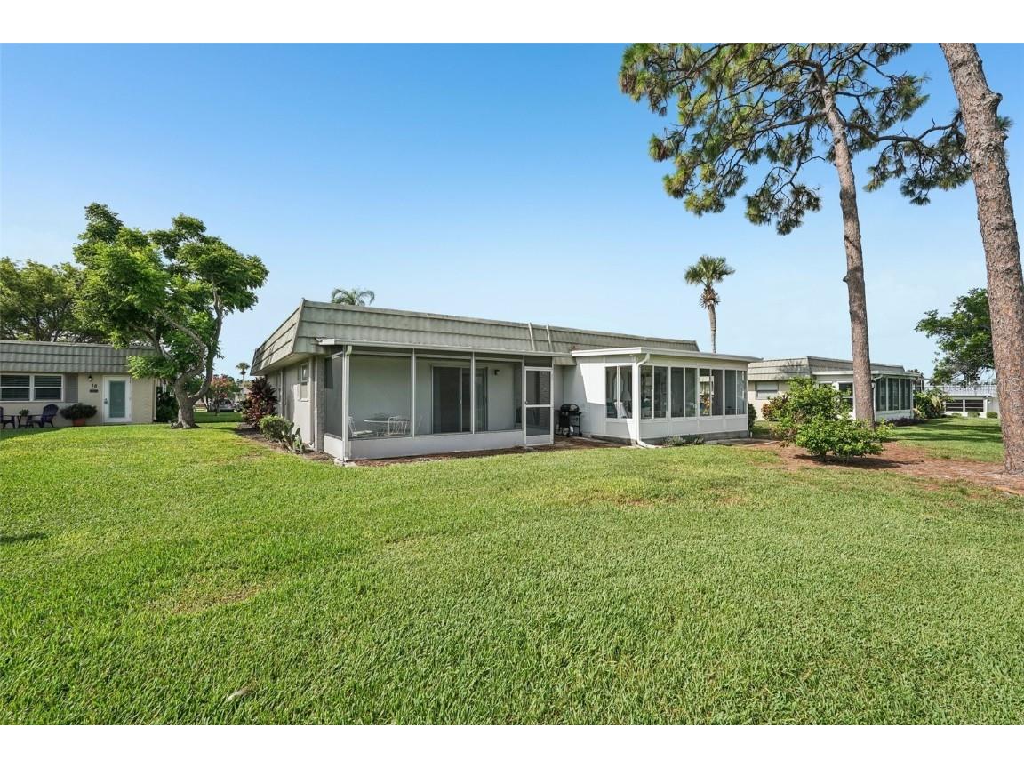 201 Kings Boulevard #19 Sun City Center FL 33573 TB8409482 image18