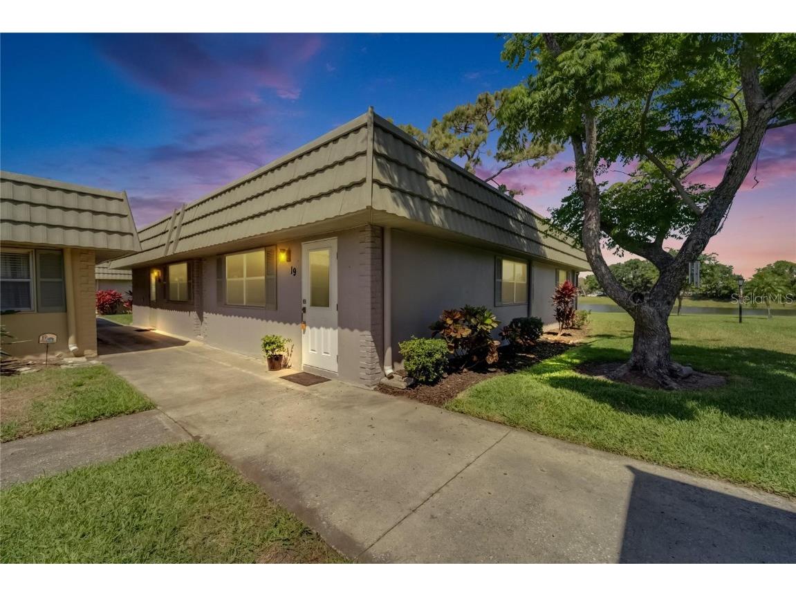 201 Kings Boulevard #19 Sun City Center FL 33573 TB8409482 image3