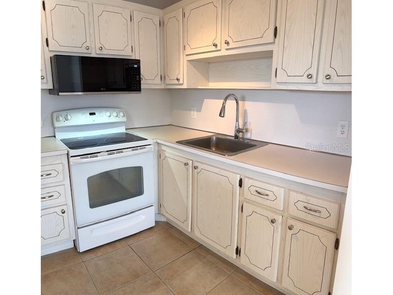 201 Kings Boulevard #19 Sun City Center FL 33573 TB8492660 image11