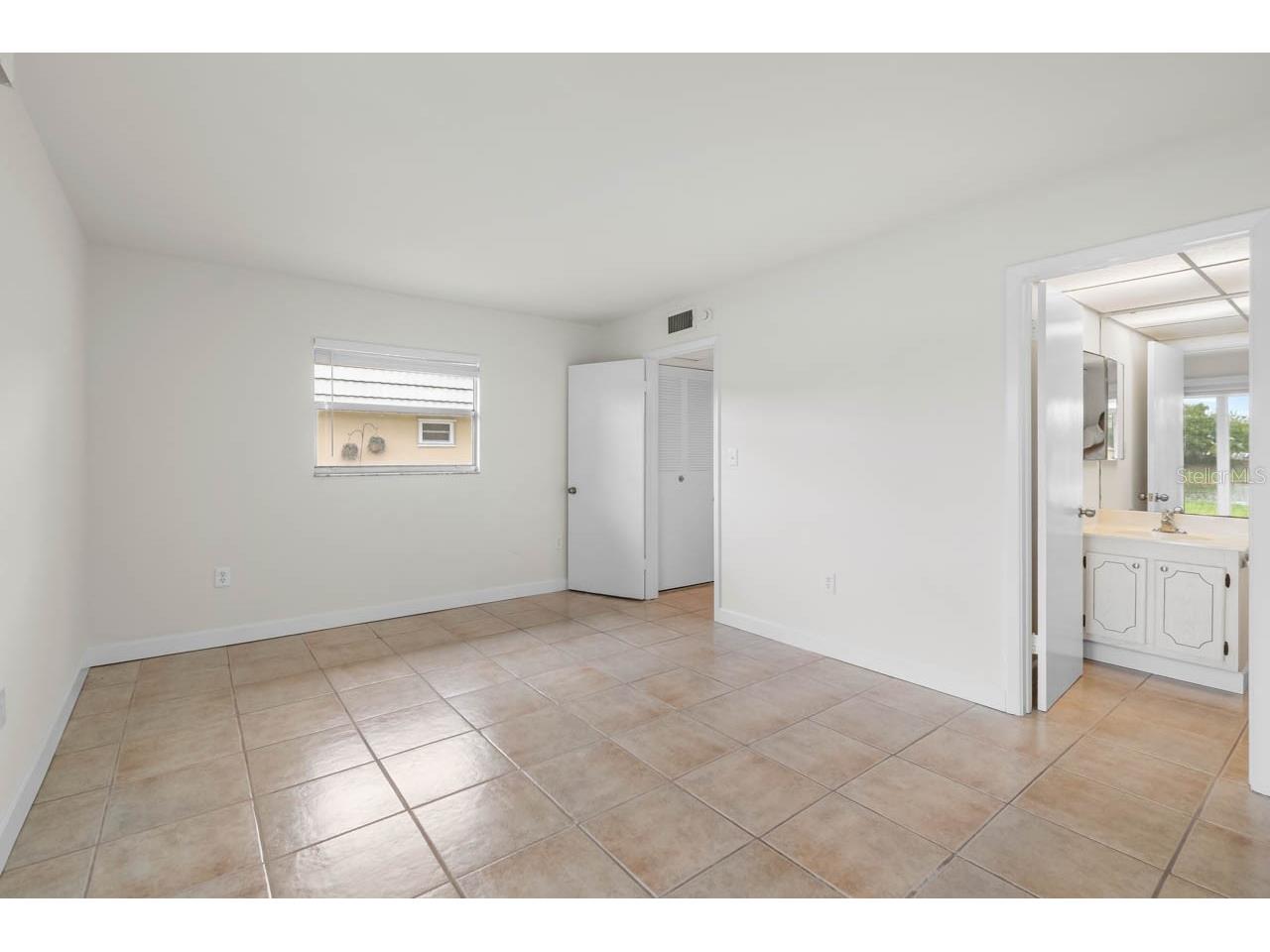 201 Kings Boulevard #19 Sun City Center FL 33573 TB8515140 image16