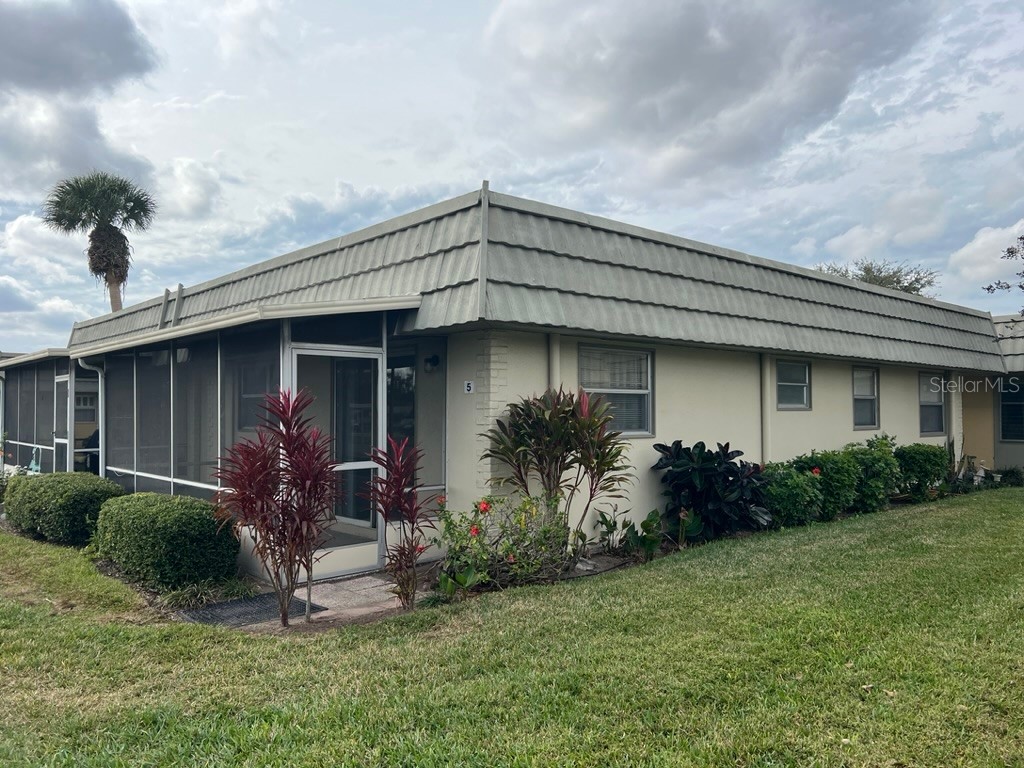 201 Kings Boulevard #5 Sun City Center FL 33573 A4693945 image1