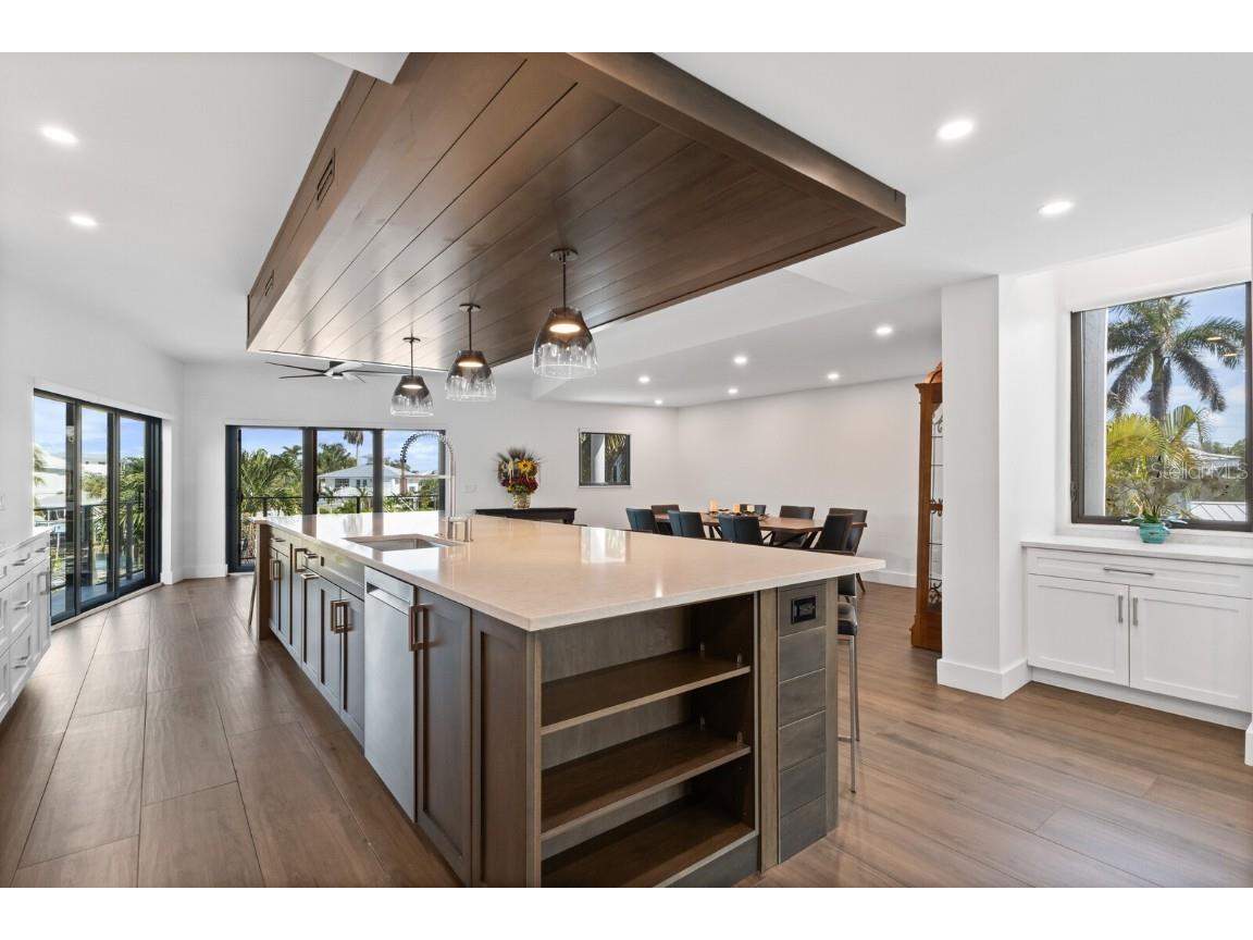 201 N Harbor Drive Holmes Beach FL 34217 A4669504 image36