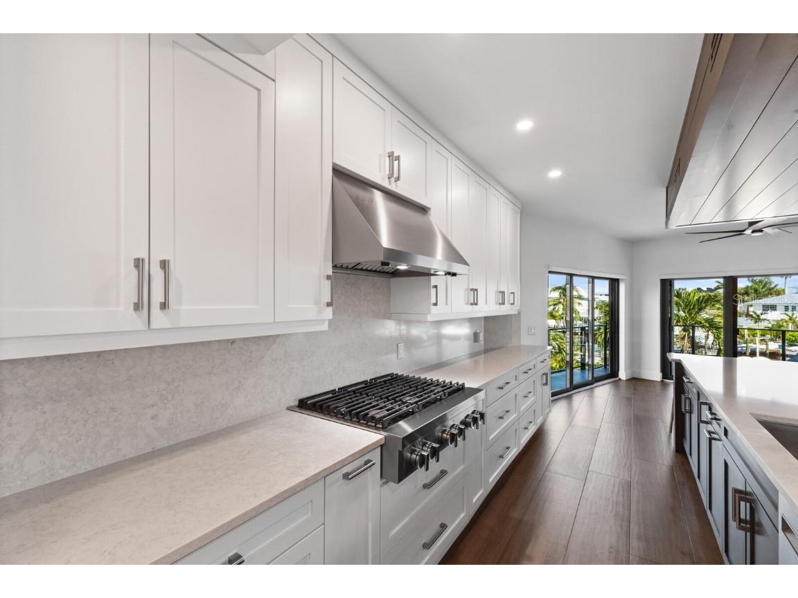 201 N Harbor Drive Holmes Beach FL 34217 A4669504 image37