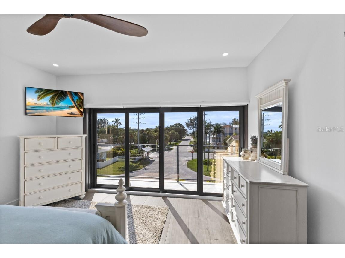 201 N Harbor Drive Holmes Beach FL 34217 A4669504 image46