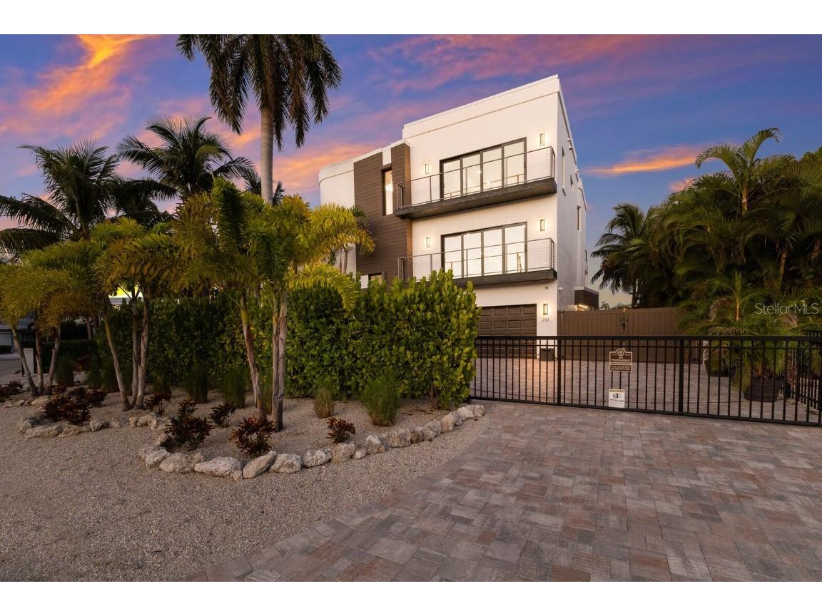 201 N Harbor Drive Holmes Beach FL 34217 A4669504 image5