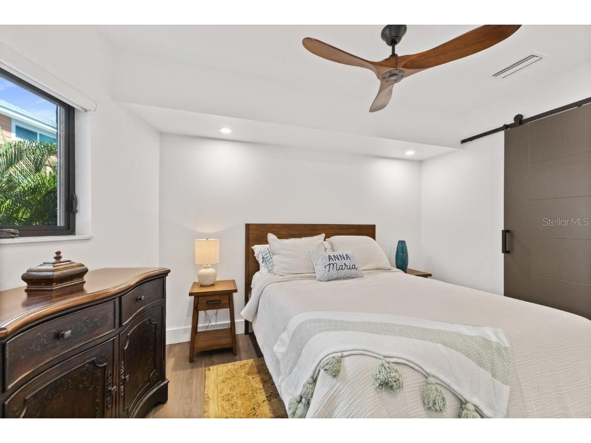 201 N Harbor Drive Holmes Beach FL 34217 A4669504 image51