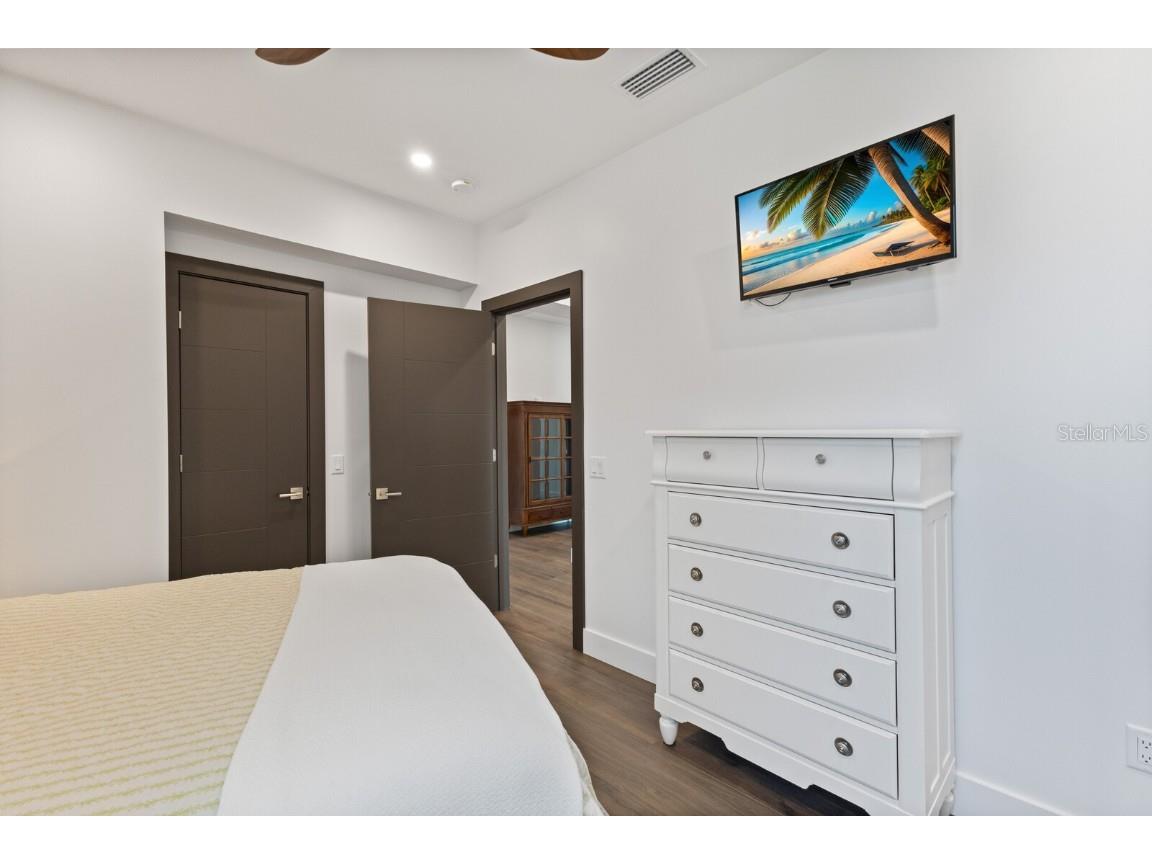 201 N Harbor Drive Holmes Beach FL 34217 A4669504 image56