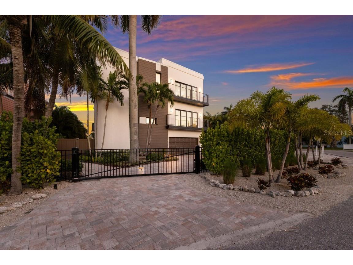 201 N Harbor Drive Holmes Beach FL 34217 A4669504 image6