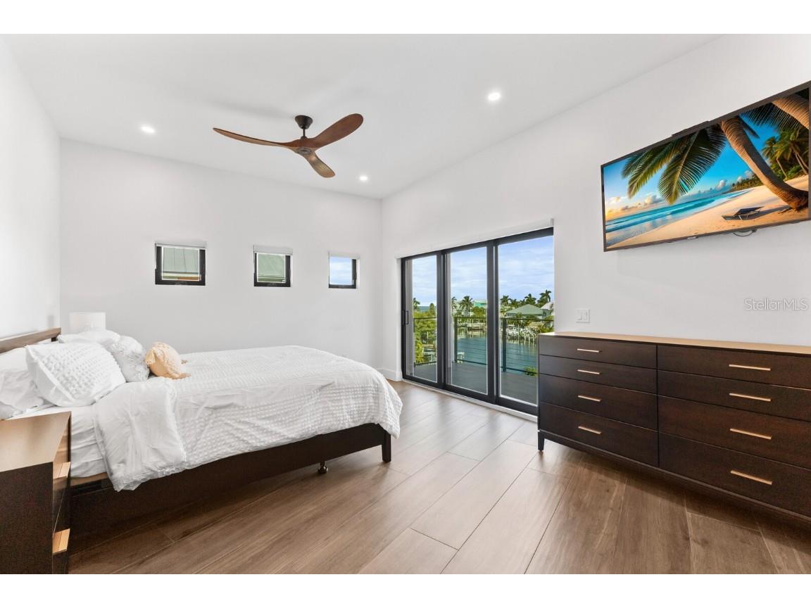 201 N Harbor Drive Holmes Beach FL 34217 A4669504 image60