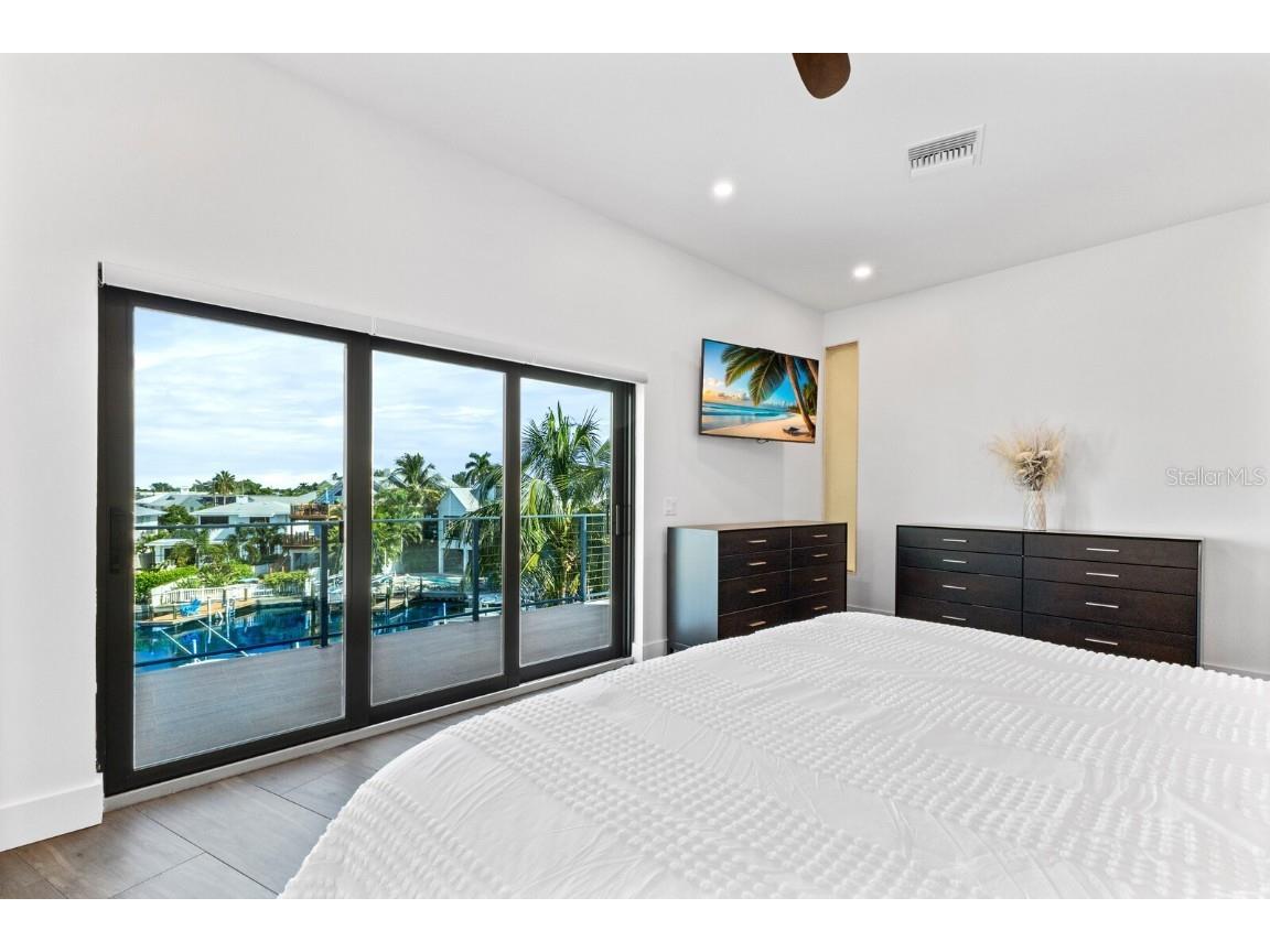 201 N Harbor Drive Holmes Beach FL 34217 A4669504 image61