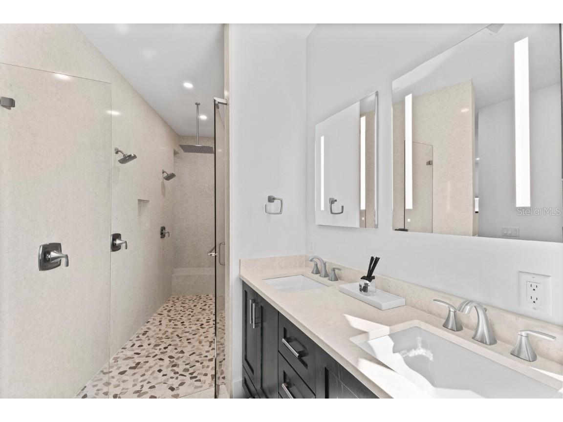 201 N Harbor Drive Holmes Beach FL 34217 A4669504 image65