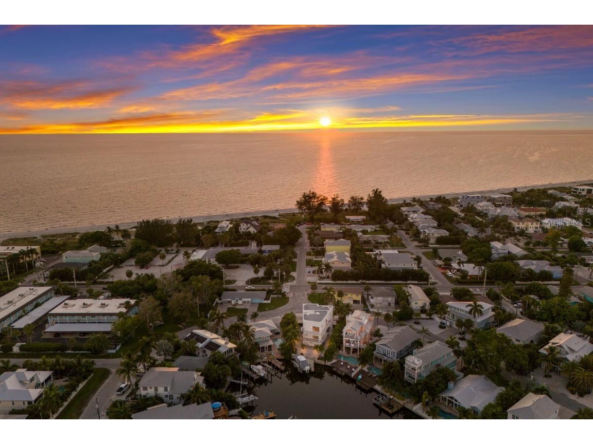 201 N Harbor Drive Holmes Beach FL 34217 A4669504 image7