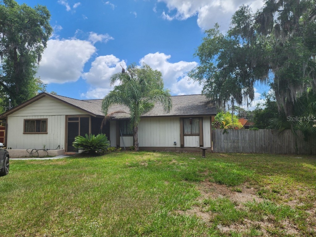 201 N Hart Road Geneva FL 32732 O6323219 image1