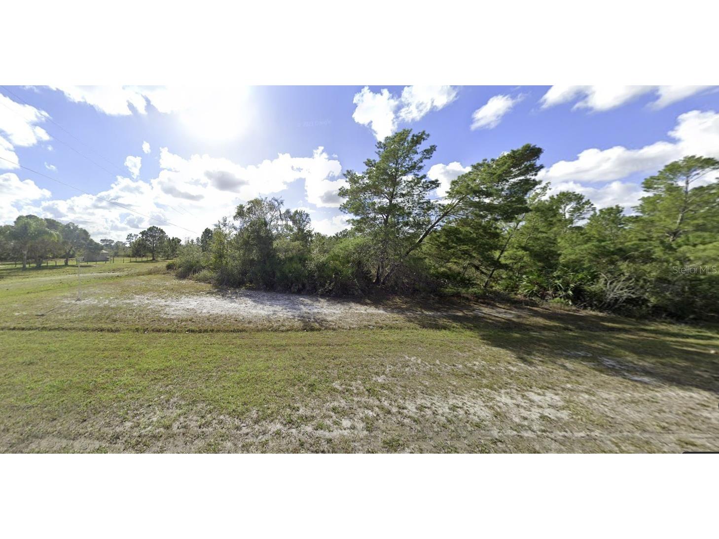 201 Park Avenue Indian Lake Estates FL 33855 - LAKE WALK-IN-WATER TB8341434 image1