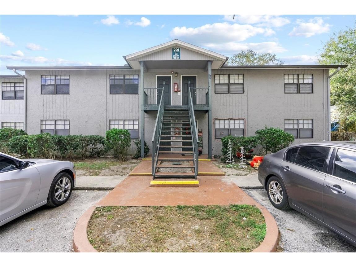 201 Pine Violet Court #202 Tampa FL 33612 TB8408565 image1