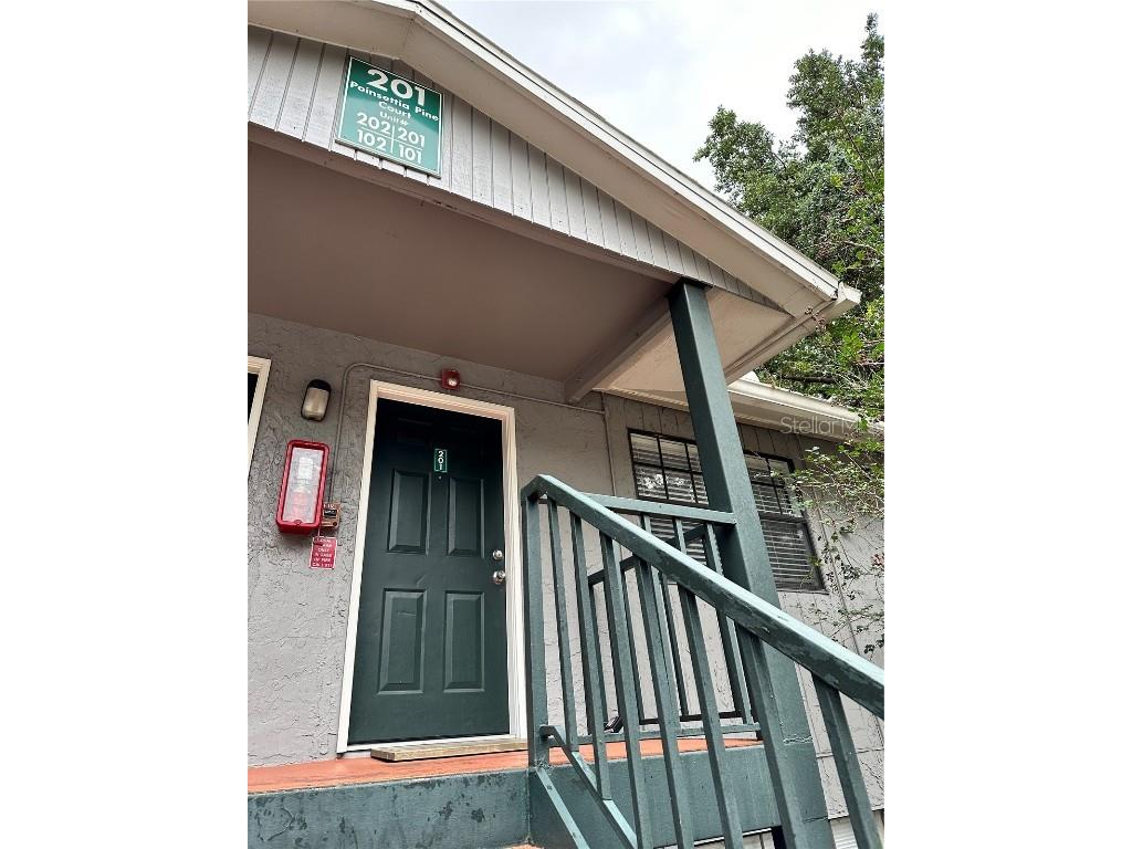 201 Poinsettia Pine Court #201 Tampa FL 33612 O6101161 image1