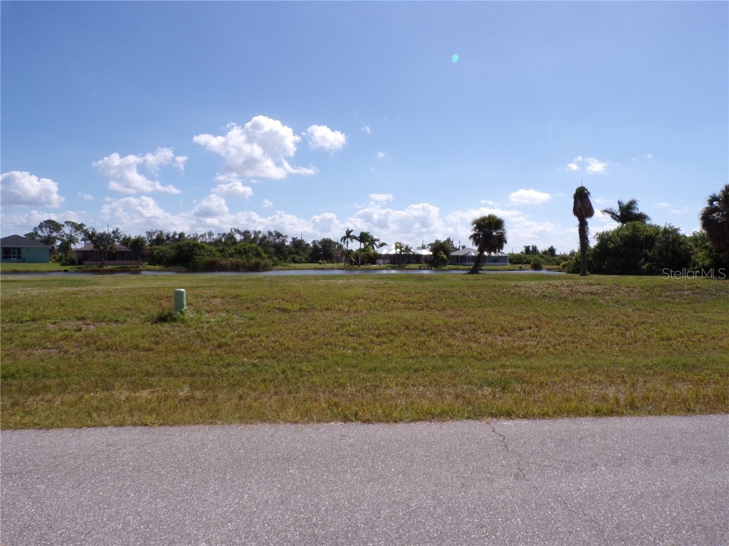 201 Redwood Road Rotonda West FL 33947 C7482395 image1