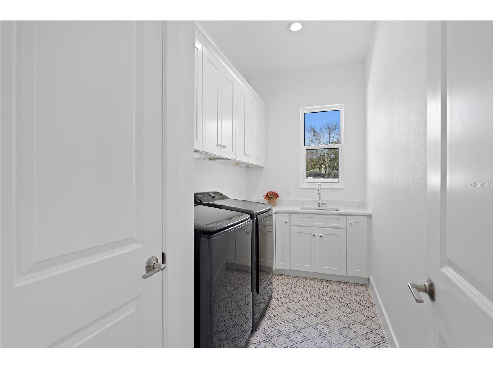 201 S Shade Avenue Sarasota FL 34237 TB8484159 image41