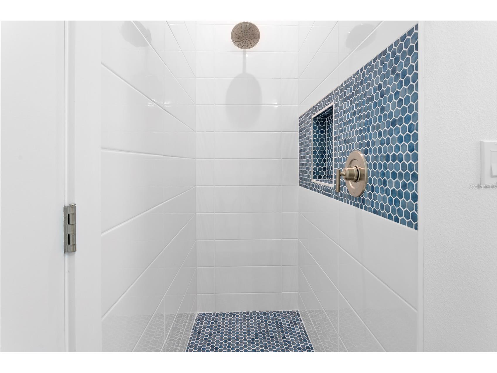 201 S Shade Avenue Sarasota FL 34237 TB8484159 image45