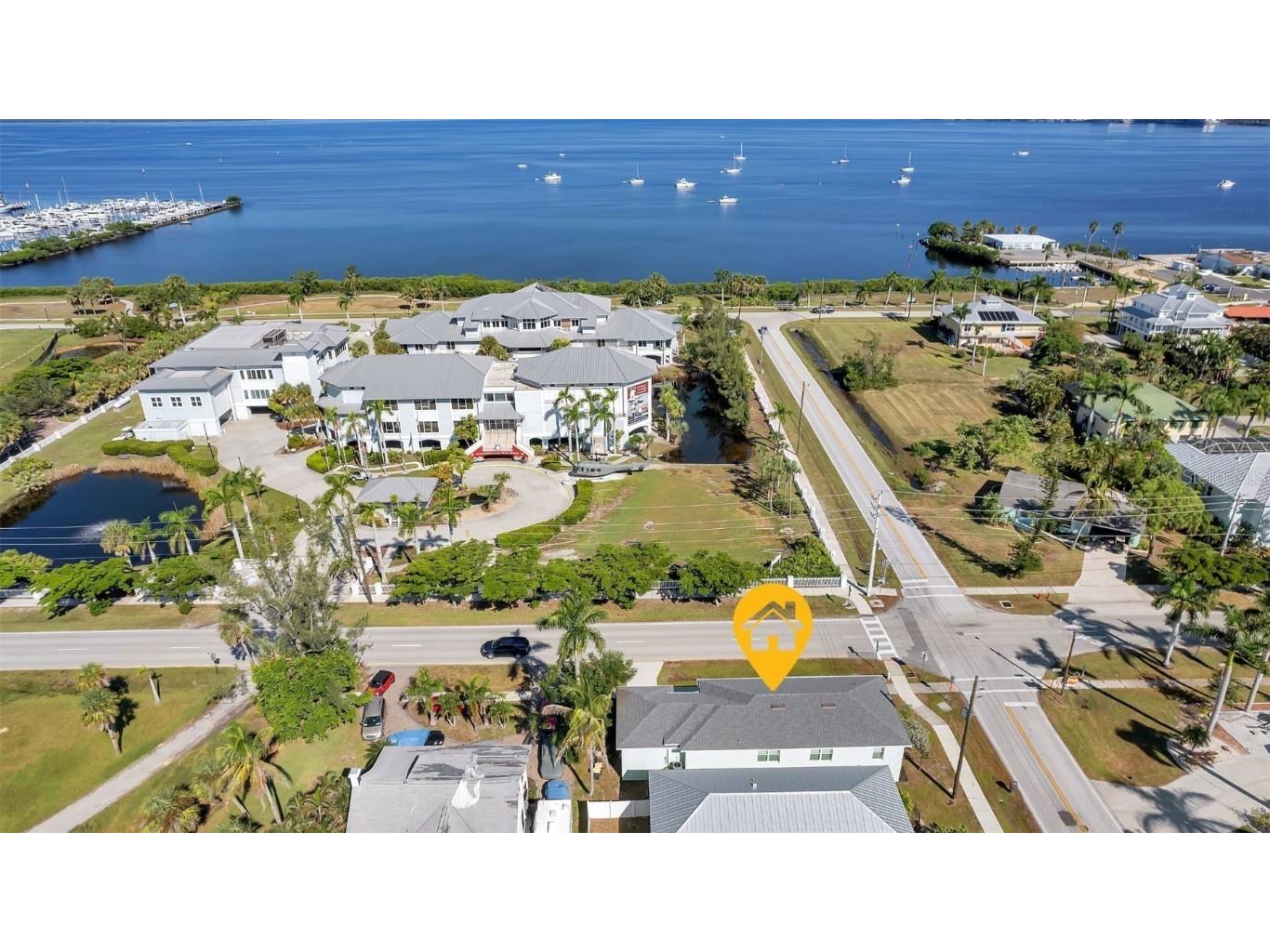 201 Shreve Street Punta Gorda FL 33950 C7480816 image1