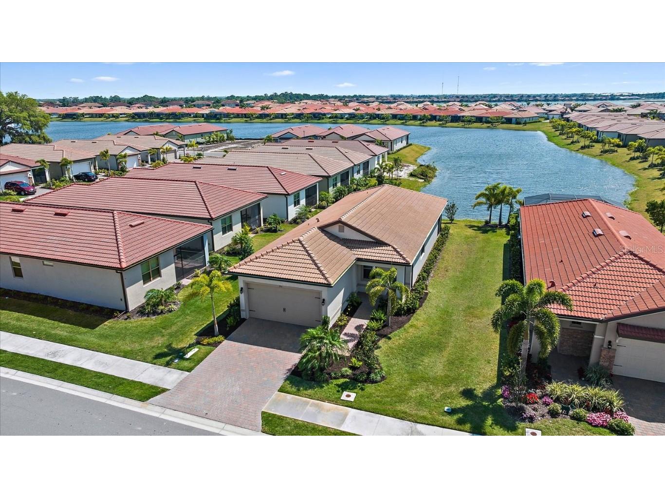 201 Soliera St Nokomis FL 34275 C7489462 image1