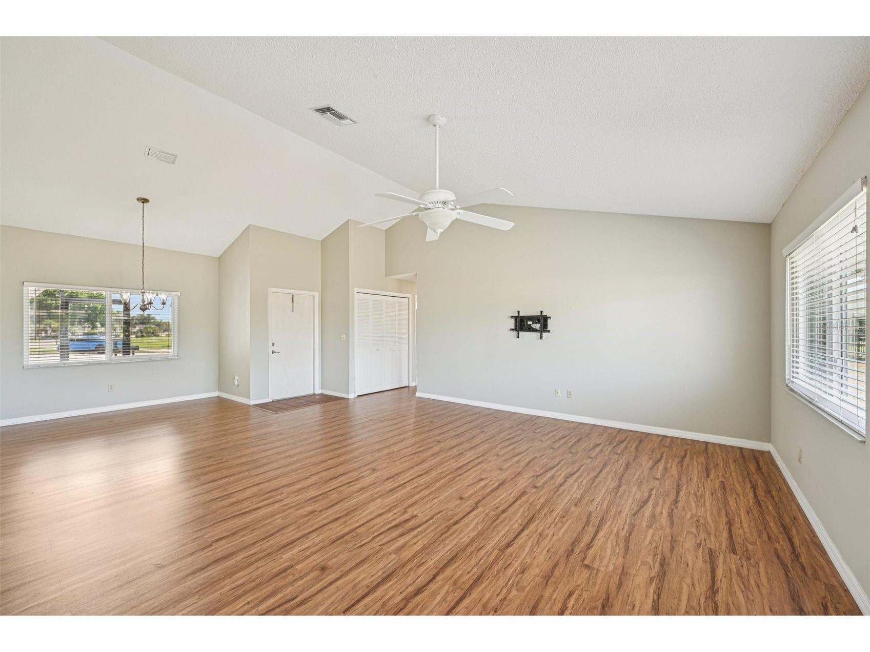 201 Stonehouse Court Sun City Center FL 33573 TB8492110 image5