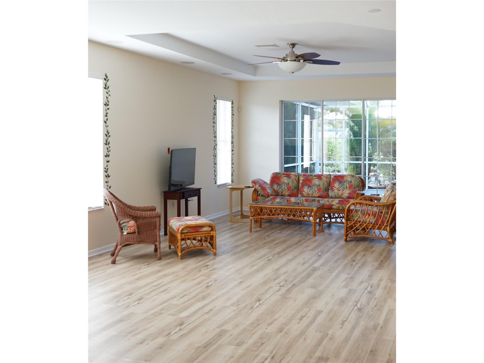 201 Sunset Crest Court Apollo Beach FL 33572 TB8498120 image9