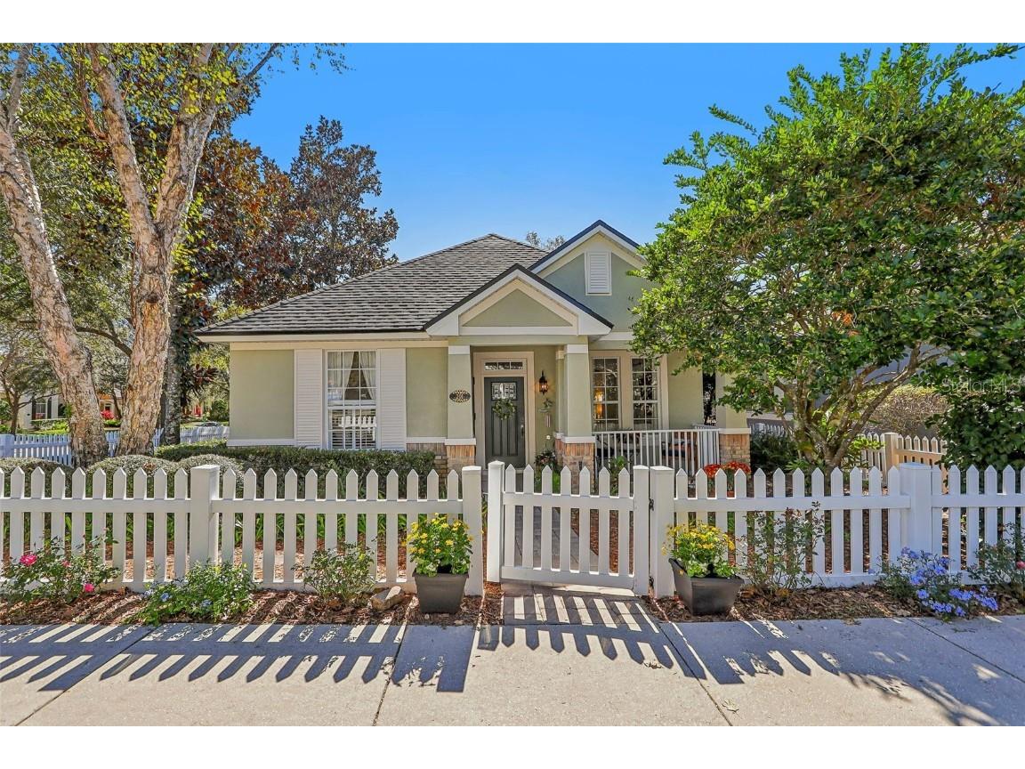 201 W Chancery Lane Deland FL 32724 V4939665 image1