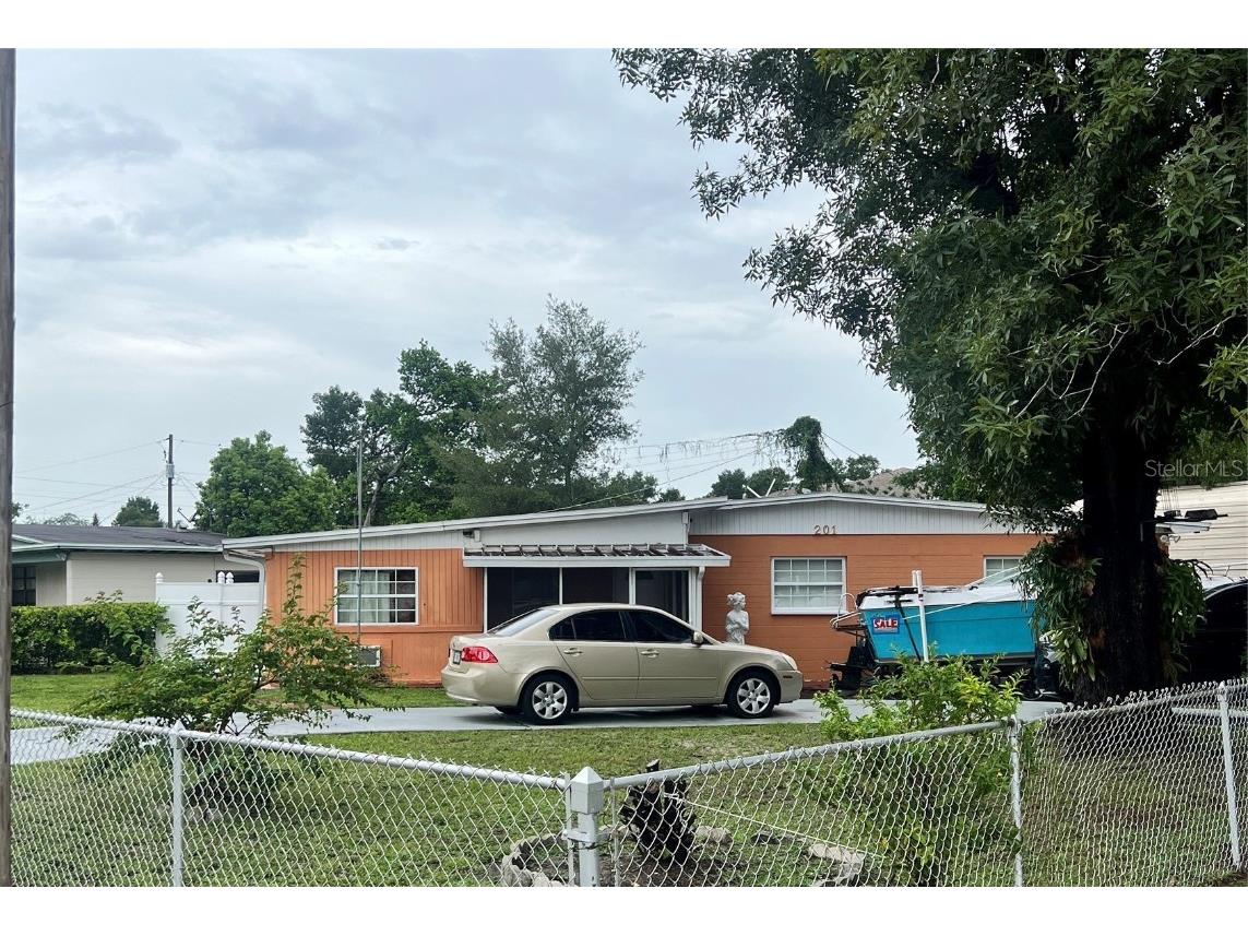 201 W Linebaugh Avenue Tampa FL 33612 T3461652 image1