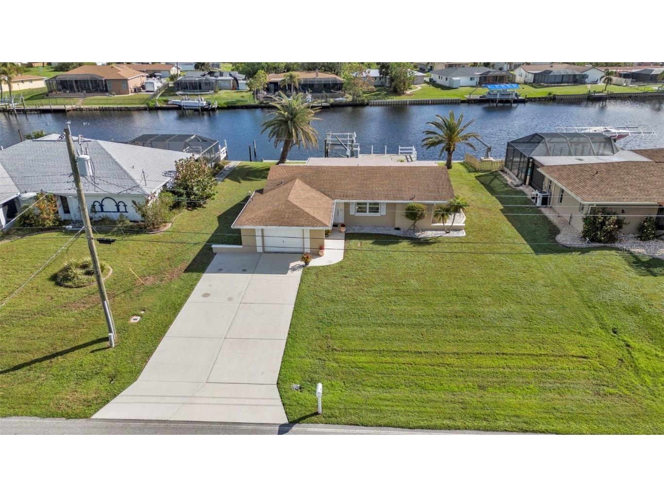 201 W Tarpon Boulevard NW Port Charlotte FL 33952 C7500053 image1