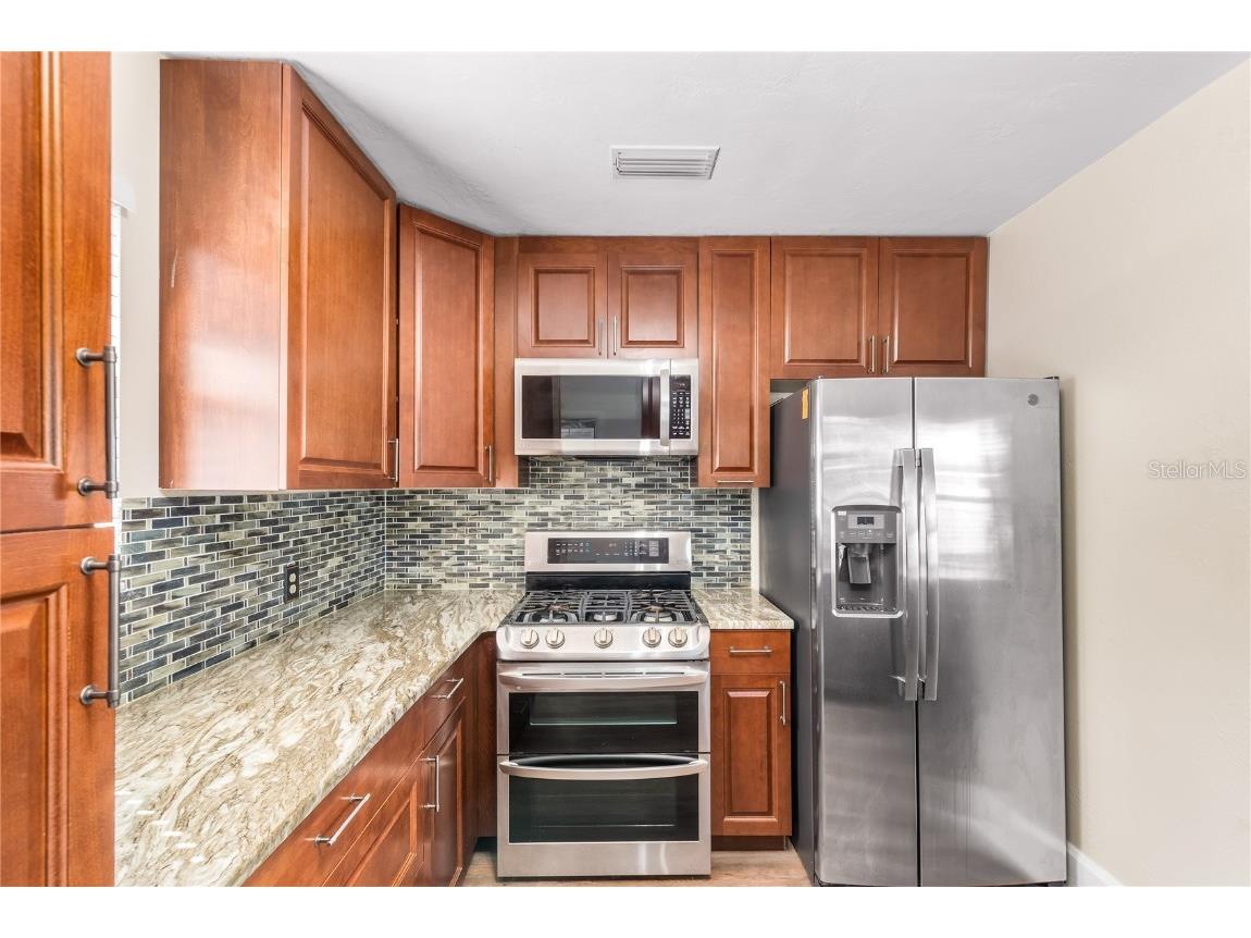 2010 42nd Street S Saint Petersburg FL 33711 TB8433777 image12