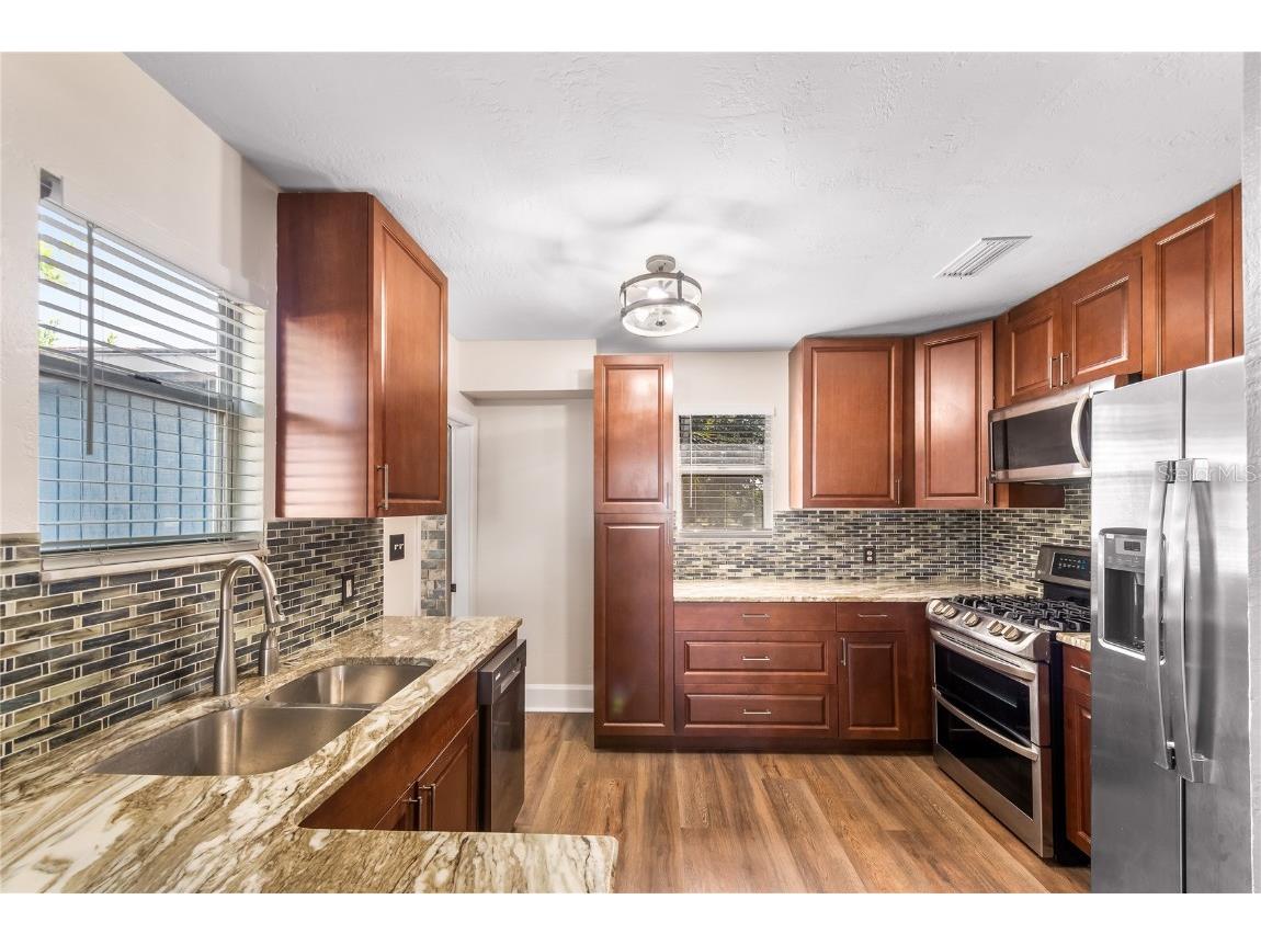 2010 42nd Street S Saint Petersburg FL 33711 TB8433777 image13