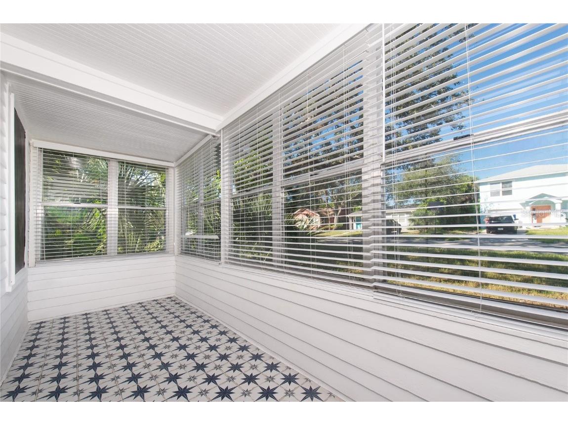 2010 42nd Street S Saint Petersburg FL 33711 TB8433777 image24