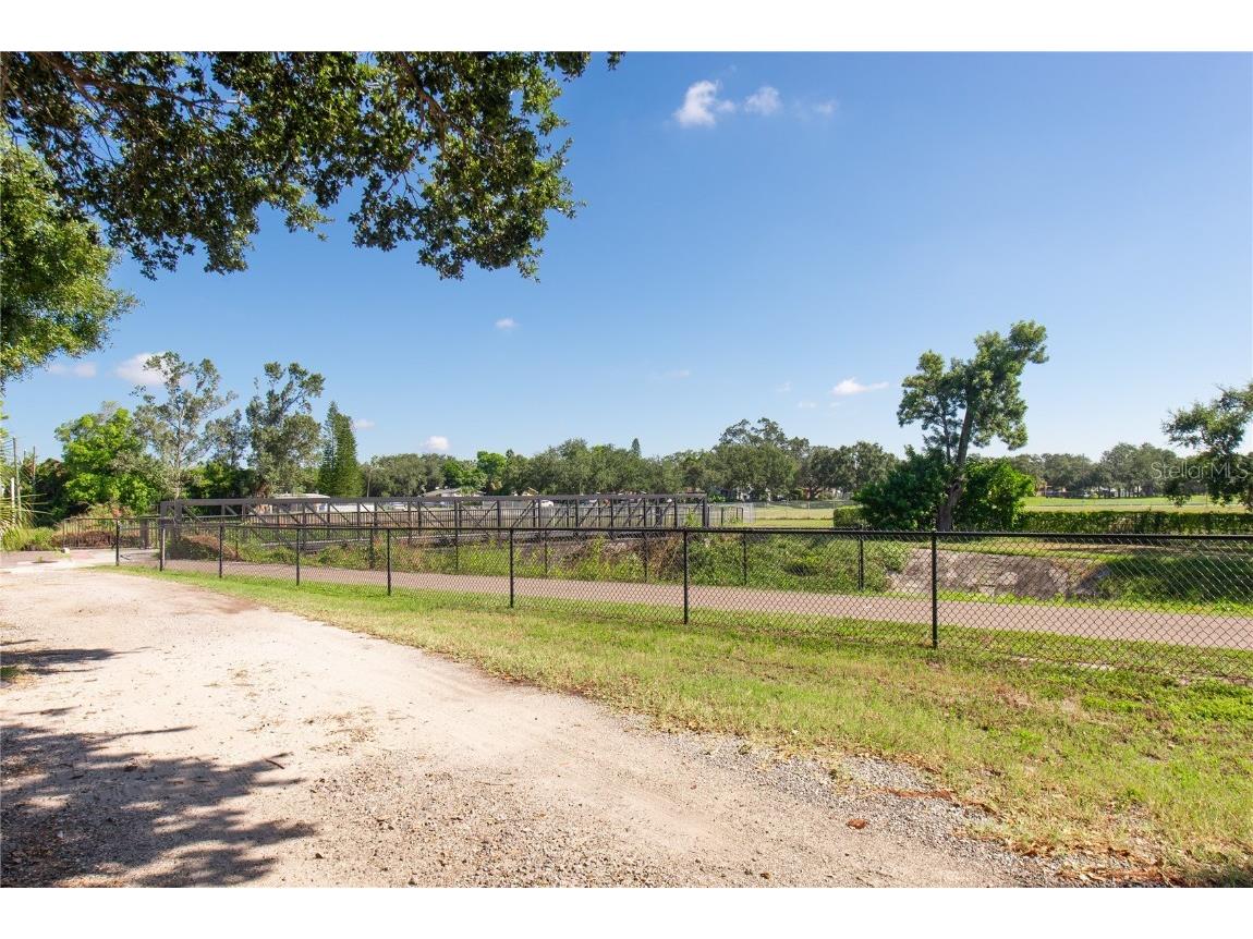 2010 42nd Street S Saint Petersburg FL 33711 TB8433777 image27