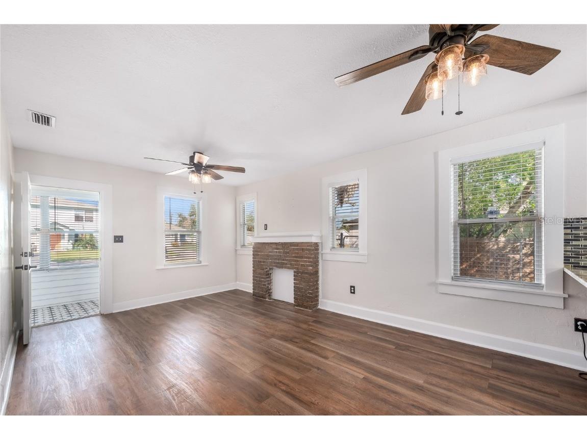 2010 42nd Street S Saint Petersburg FL 33711 TB8433777 image6