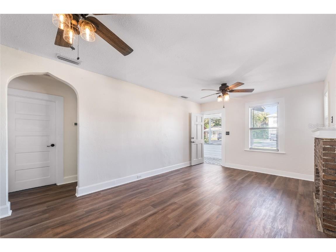 2010 42nd Street S Saint Petersburg FL 33711 TB8433777 image7