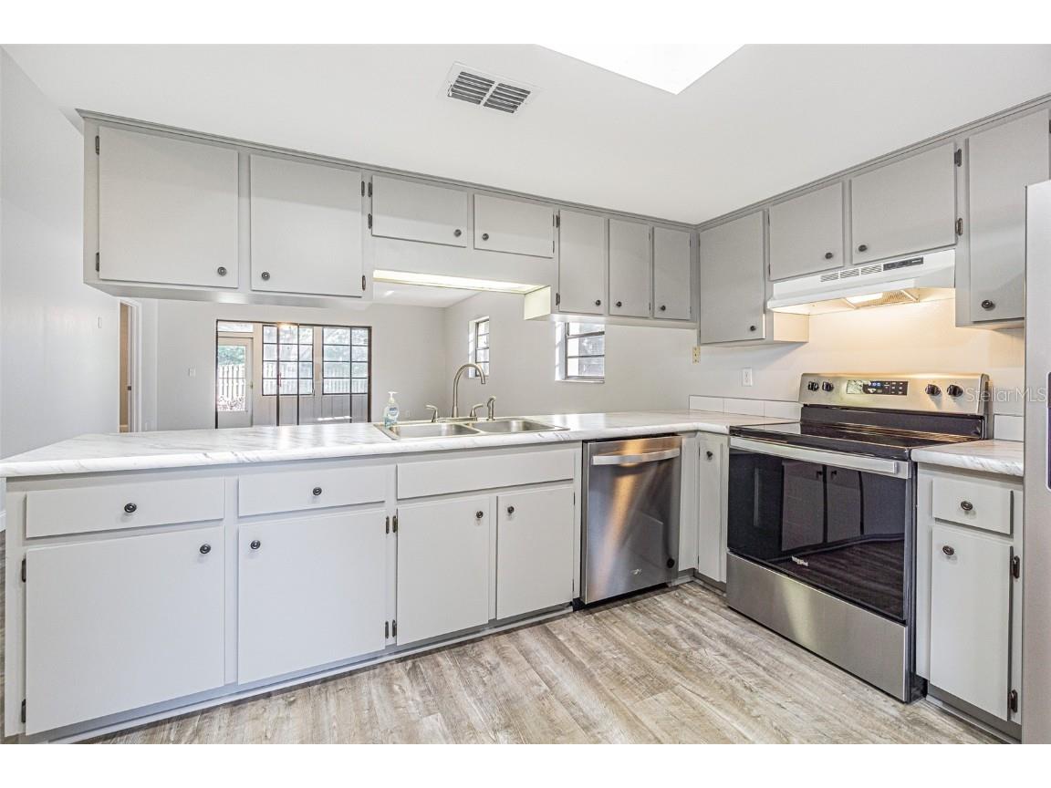 2010 Cedar Run Drive Plant City FL 33563 TB8432253 image6