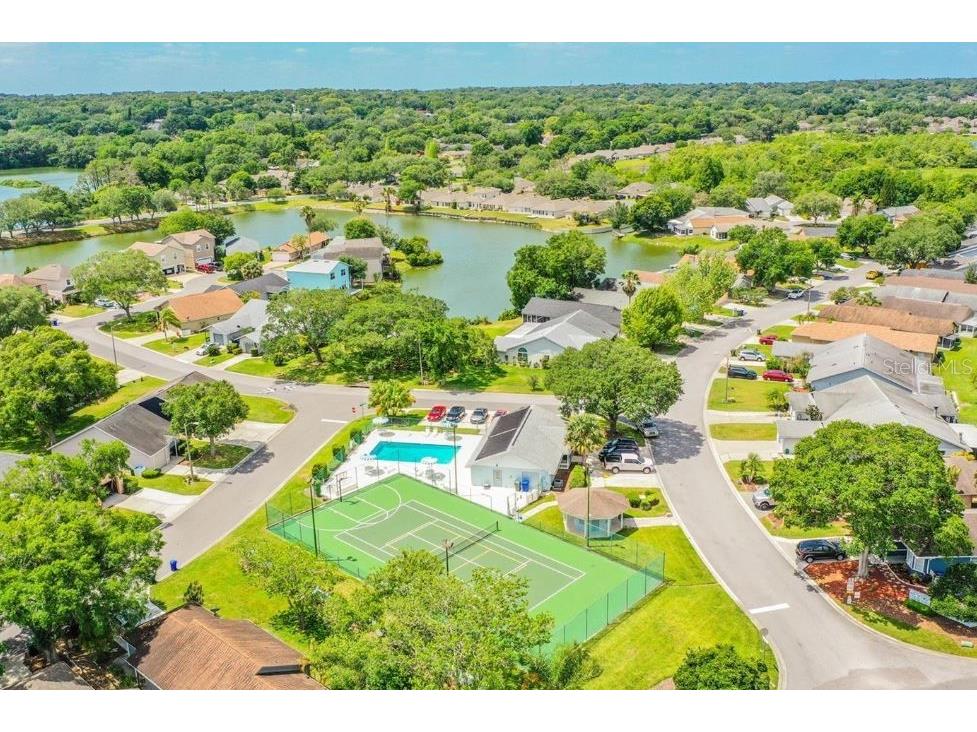 2010 Hatteras Point Lakeland FL 33813 L4961482 image2