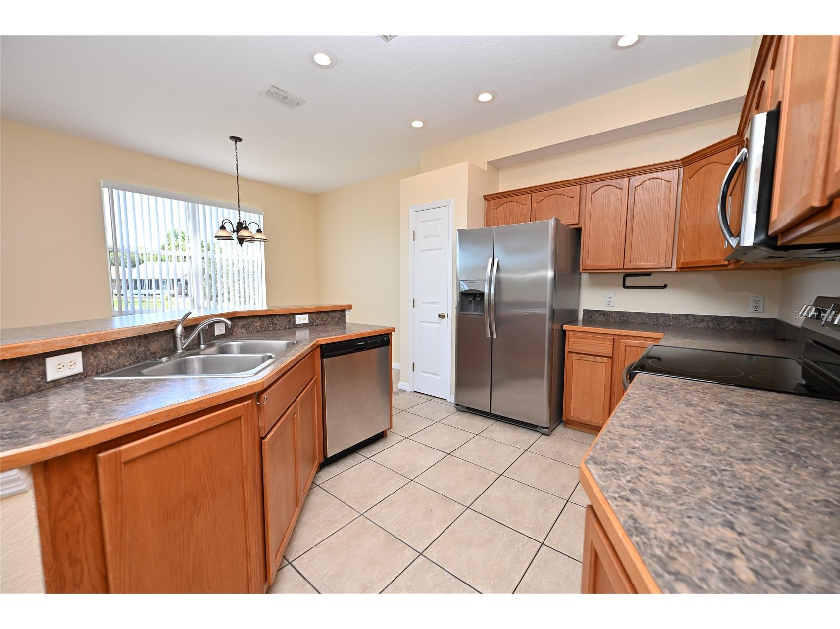 2010 Hatteras Point Lakeland FL 33813 L4961482 image37