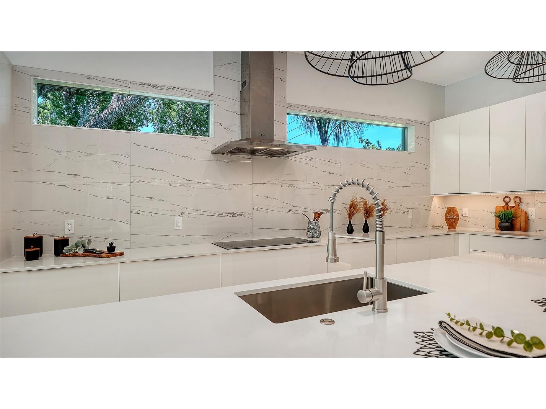2010 Hyde Park Circle Sarasota FL 34239 A4687471 image12