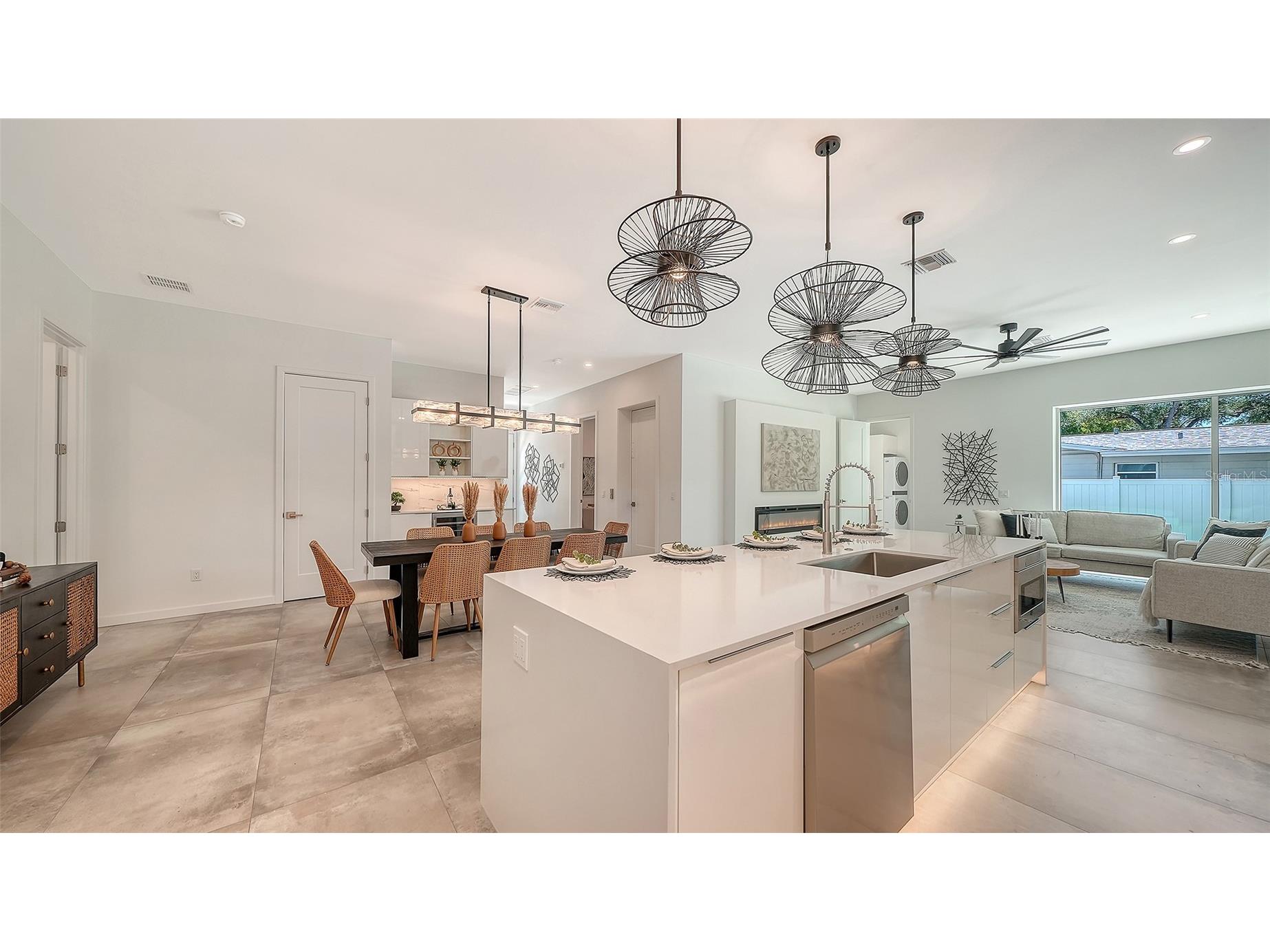 2010 Hyde Park Circle Sarasota FL 34239 A4687471 image16