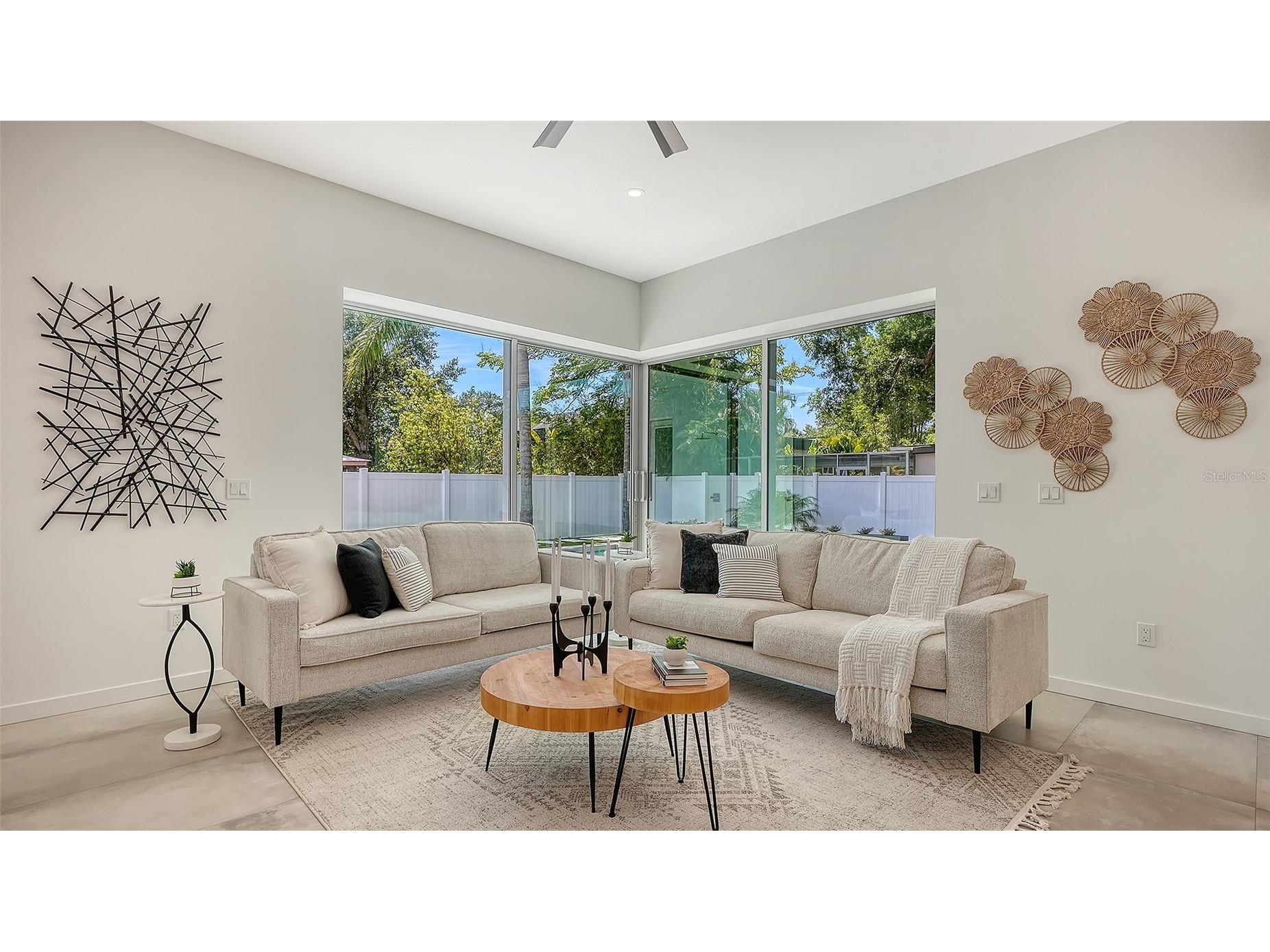 2010 Hyde Park Circle Sarasota FL 34239 A4687471 image18