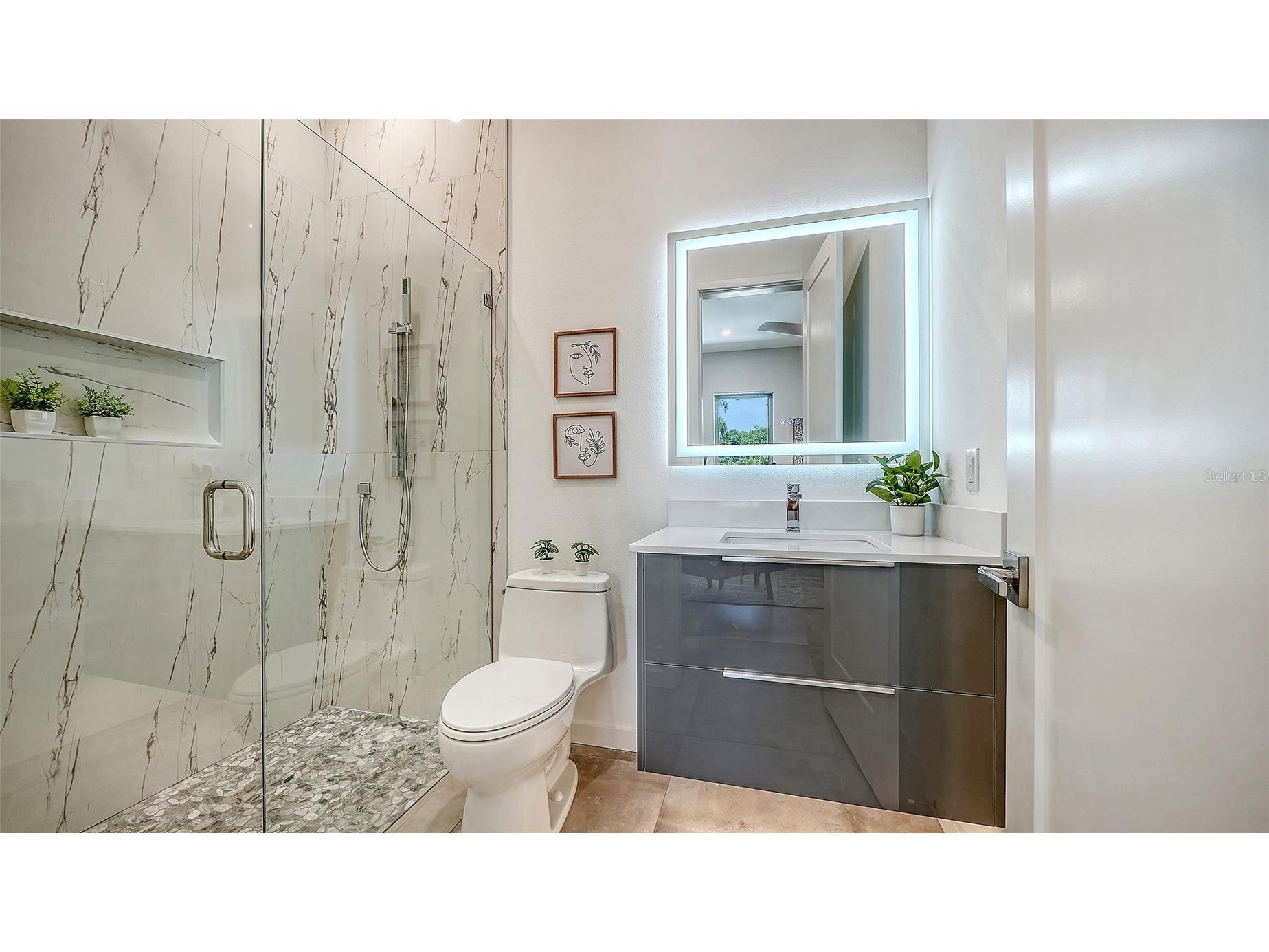 2010 Hyde Park Circle Sarasota FL 34239 A4687471 image25