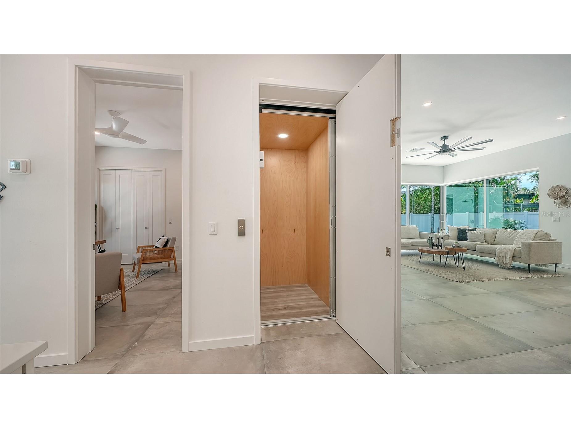 2010 Hyde Park Circle Sarasota FL 34239 A4687471 image33