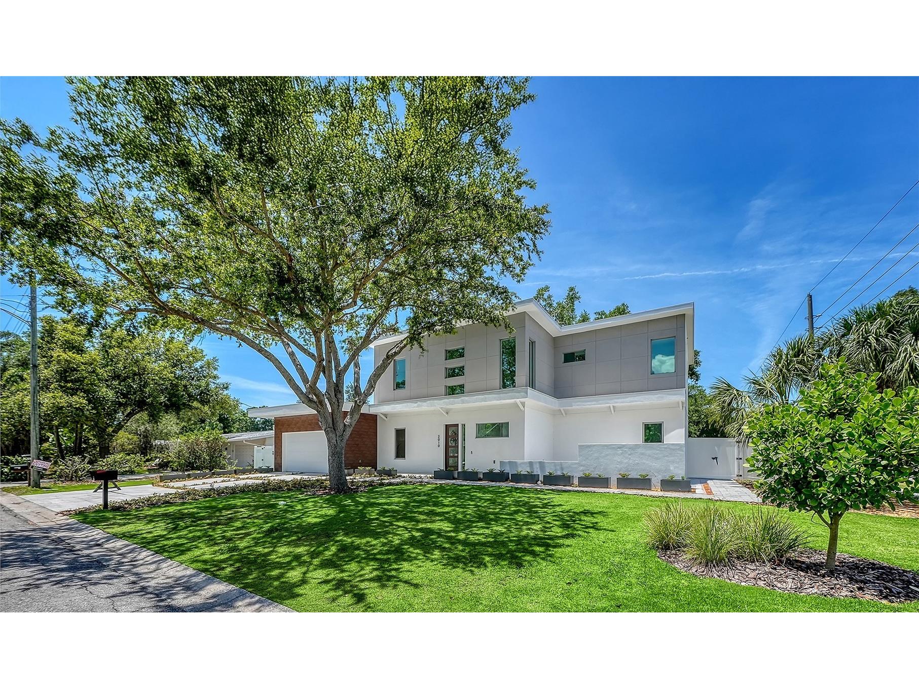 2010 Hyde Park Circle Sarasota FL 34239 A4687471 image51