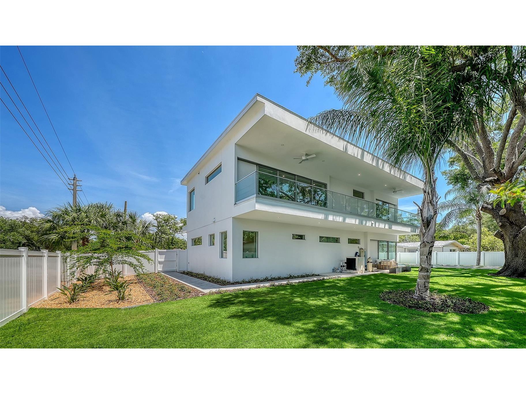 2010 Hyde Park Circle Sarasota FL 34239 A4687471 image56