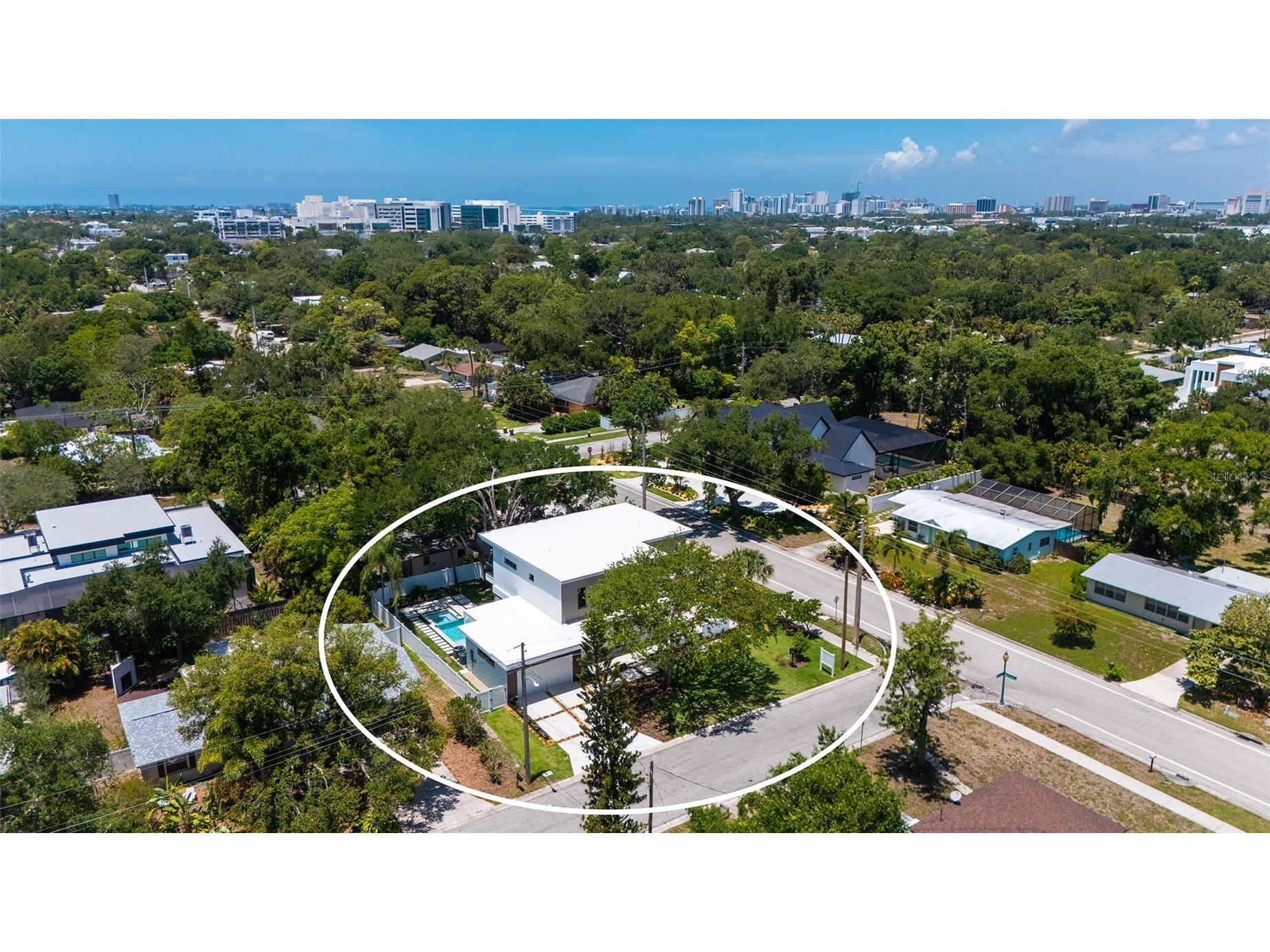 2010 Hyde Park Circle Sarasota FL 34239 A4687471 image59