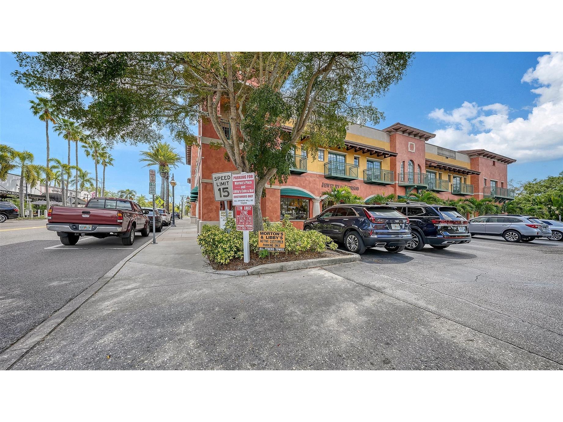 2010 Hyde Park Circle Sarasota FL 34239 A4687471 image60
