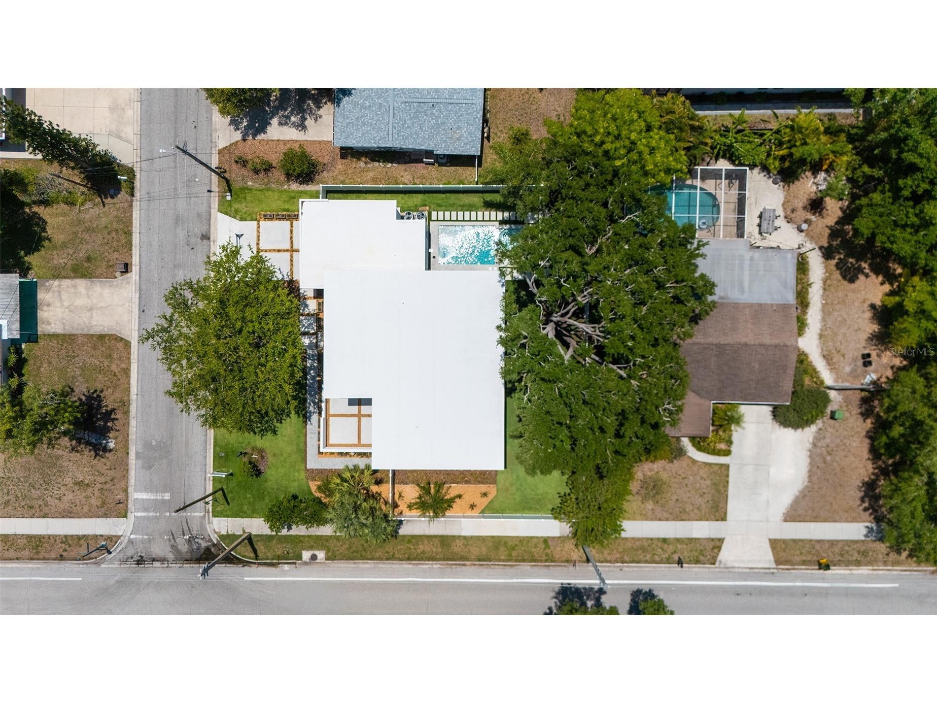2010 Hyde Park Circle Sarasota FL 34239 A4687471 image61